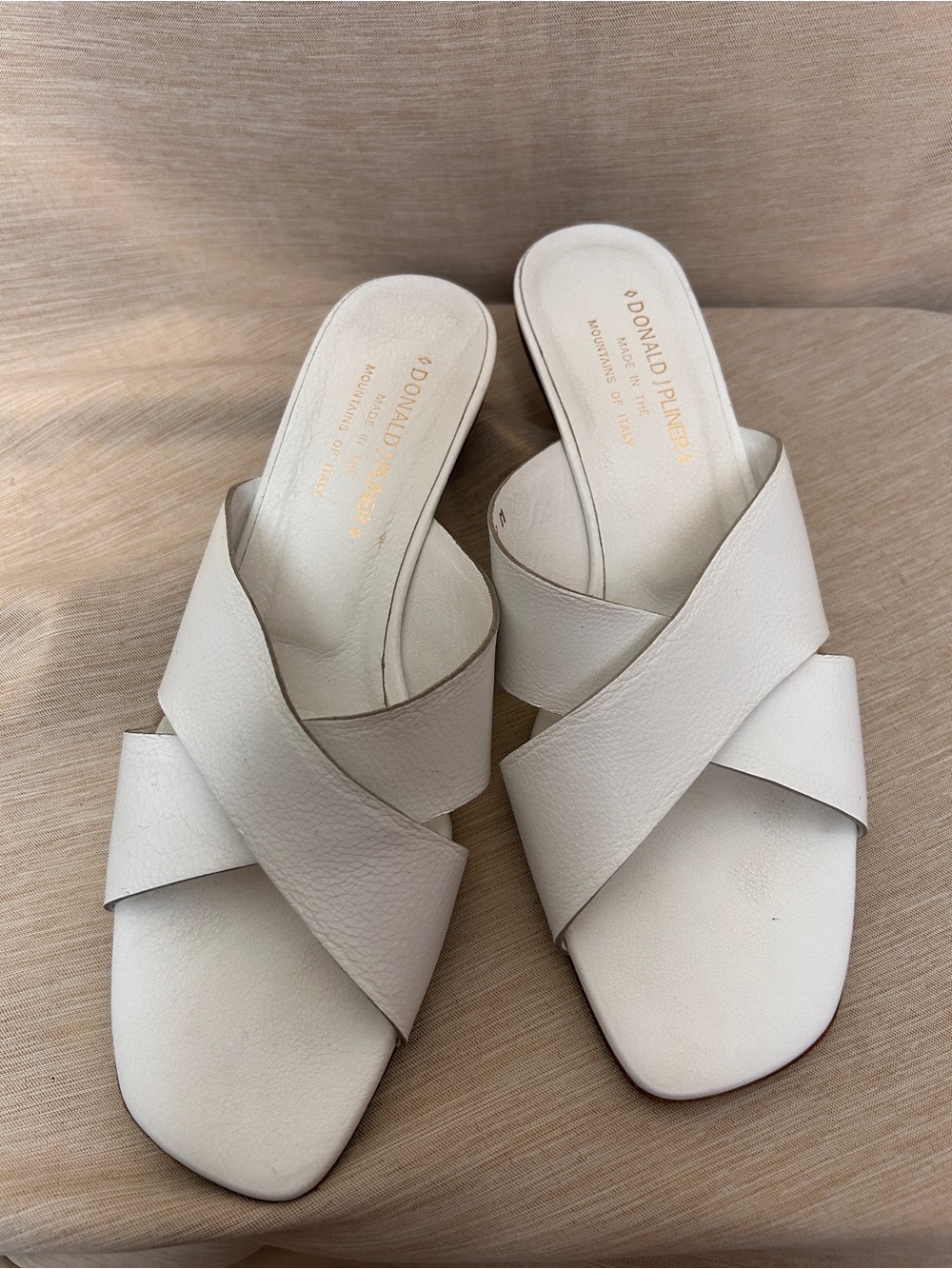 Donald J. Pliner White Crisscross Leather Slide Sandals Kitten Heels Jaya - Picture 9 of 12